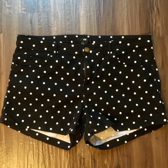 H&M Pants - Black and white polka dot shorts